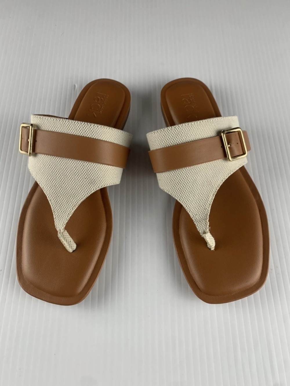 Nordstrom Rack Women's Sz 6 Thong Flat Sandals Ivory & Cognac Leather